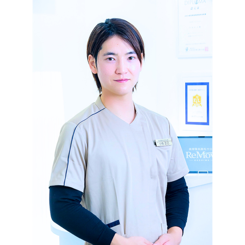 千葉県柏市の美容電気脱毛（ニードル脱毛）サロンReMoveのHP内にある、美容電気脱毛技術者、有資格者の顔写真